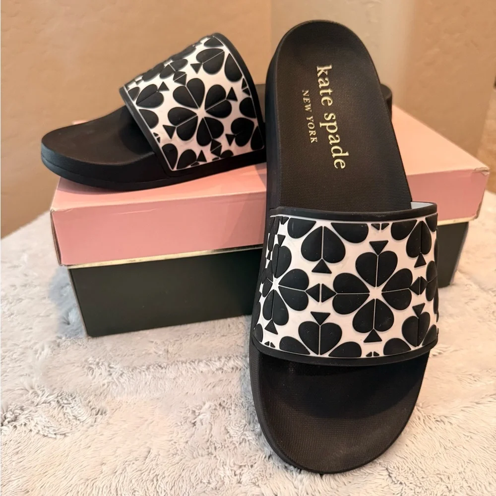 Kate Spade Black and Cream Clover Sandals - Picture 7 of 8